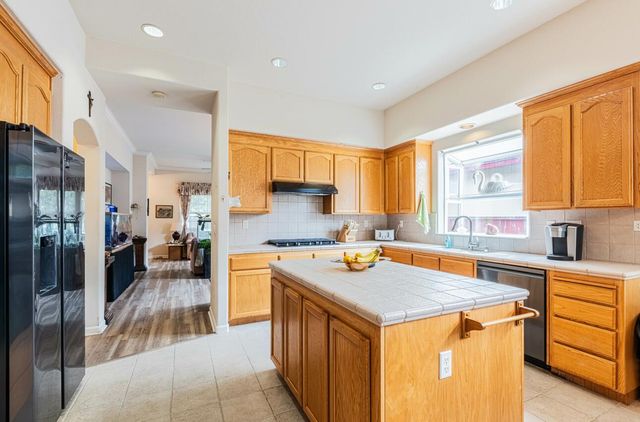 822 Castleton Street, Salinas, CA 93906