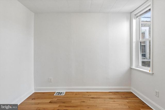 2080 E VICTORIA ST, Philadelphia, PA 19134