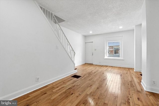 2080 E VICTORIA ST, Philadelphia, PA 19134