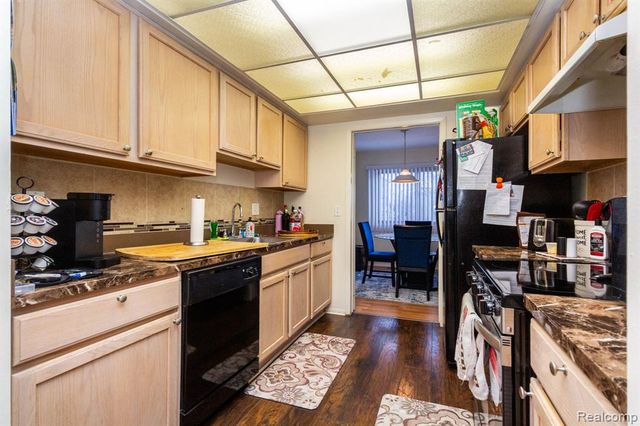 1 Fredericksburg Towne Street 1, Southfield, MI 48075