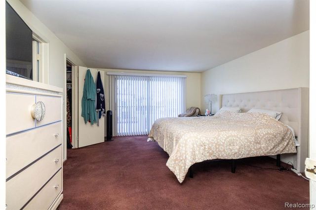 1 Fredericksburg Towne Street 1, Southfield, MI 48075