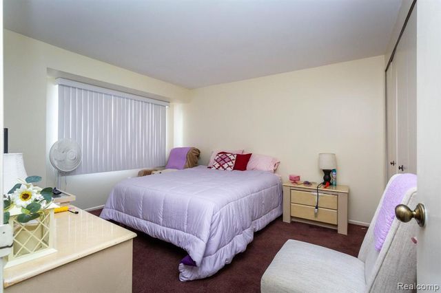 1 Fredericksburg Towne Street 1, Southfield, MI 48075