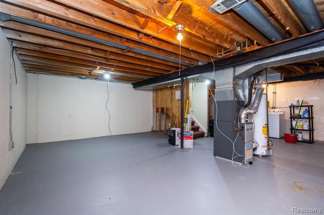 1 Fredericksburg Towne Street 1, Southfield, MI 48075