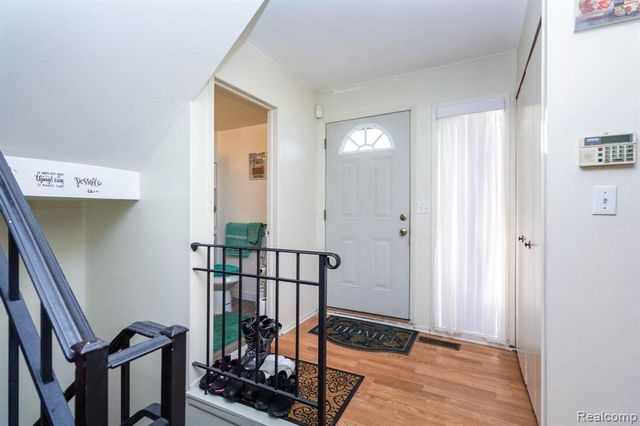 1 Fredericksburg Towne Street 1, Southfield, MI 48075