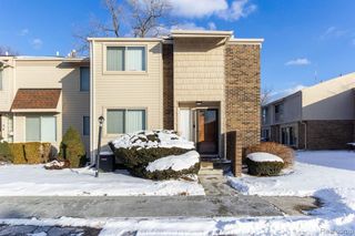 1 Fredericksburg Towne Street 1, Southfield, MI 48075