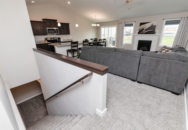 6455 Sunlight Drive, Pleasant Hill, IA 50327