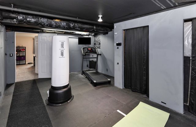 6455 Sunlight Drive, Pleasant Hill, IA 50327