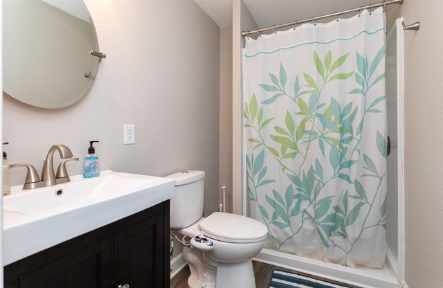 6455 Sunlight Drive, Pleasant Hill, IA 50327