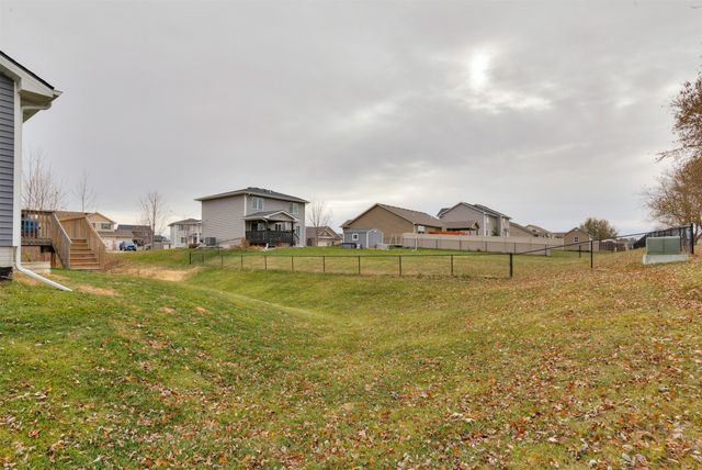 6455 Sunlight Drive, Pleasant Hill, IA 50327