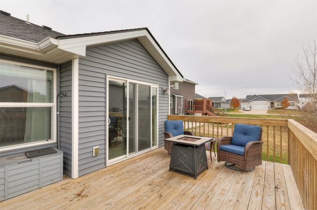 6455 Sunlight Drive, Pleasant Hill, IA 50327