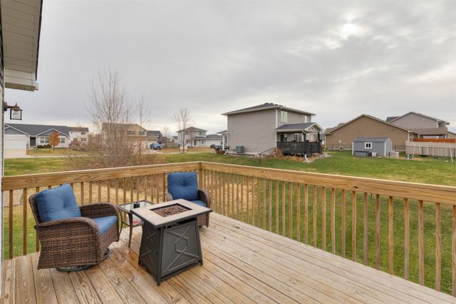 6455 Sunlight Drive, Pleasant Hill, IA 50327