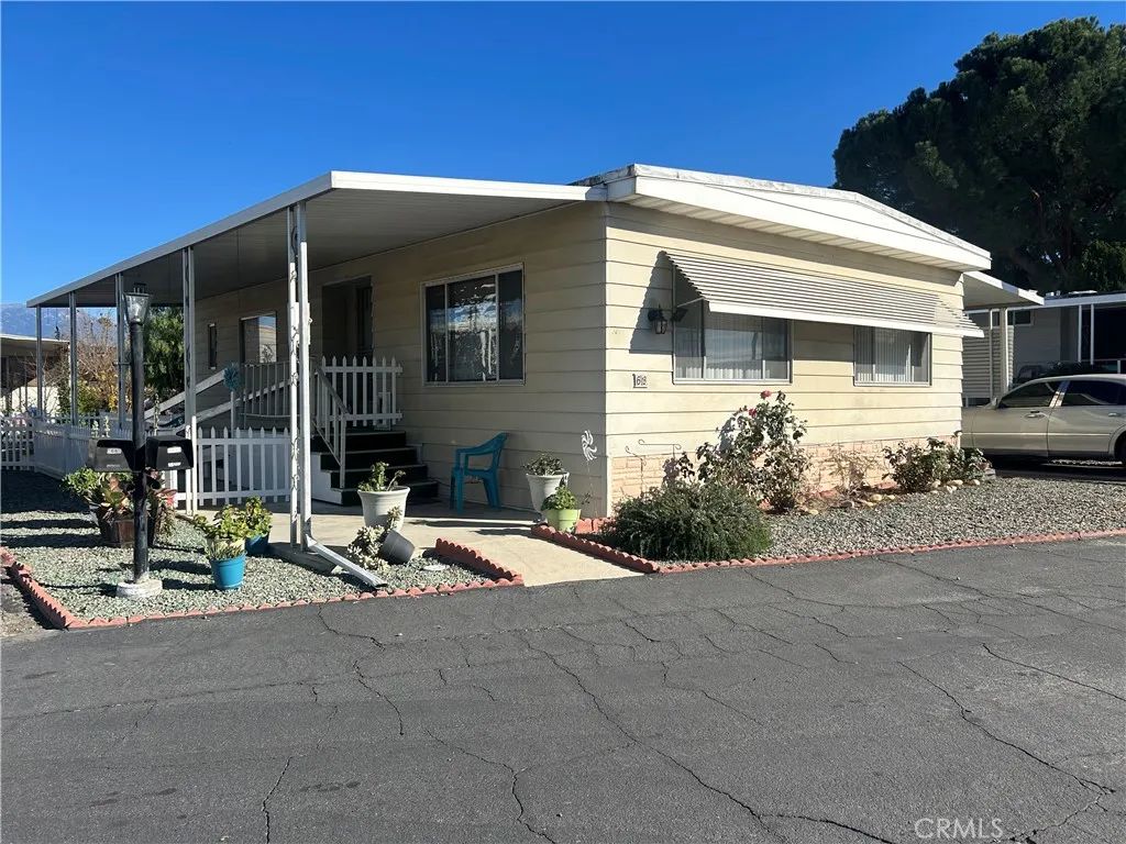 332 N Lyon 68, Hemet, CA 92543