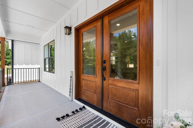 1265 Misty Lane, Hickory, NC 28601