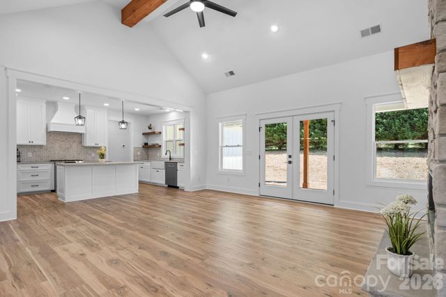 1265 Misty Lane, Hickory, NC 28601