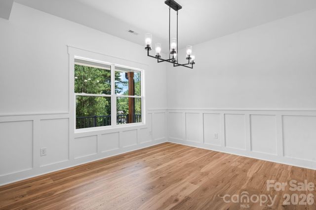1265 Misty Lane, Hickory, NC 28601