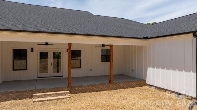 1265 Misty Lane, Hickory, NC 28601