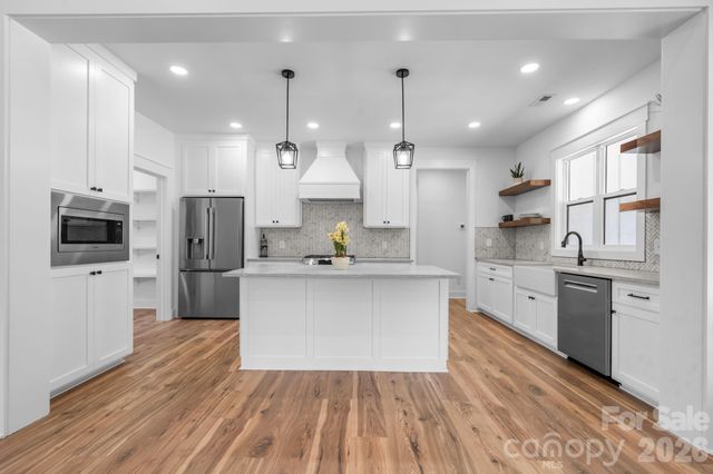 1265 Misty Lane, Hickory, NC 28601