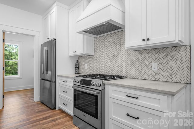 1265 Misty Lane, Hickory, NC 28601