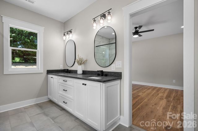 1265 Misty Lane, Hickory, NC 28601