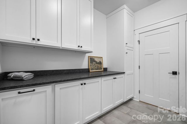 1265 Misty Lane, Hickory, NC 28601