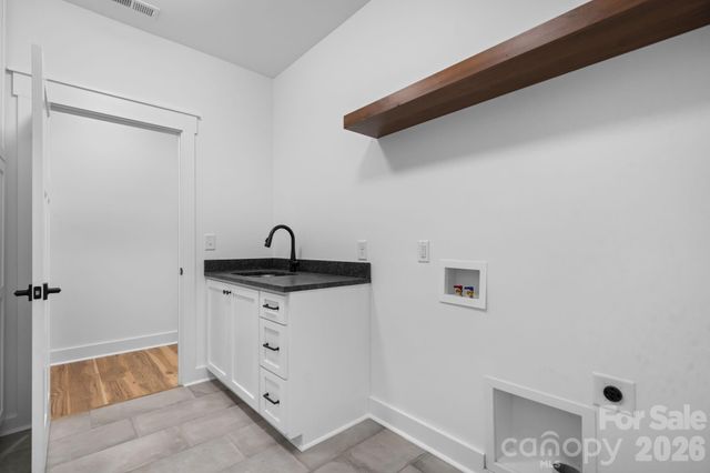 1265 Misty Lane, Hickory, NC 28601