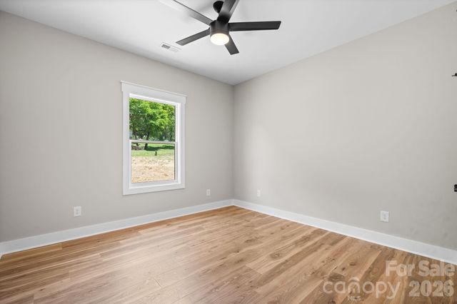 1265 Misty Lane, Hickory, NC 28601