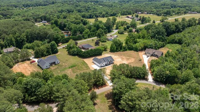 1265 Misty Lane, Hickory, NC 28601