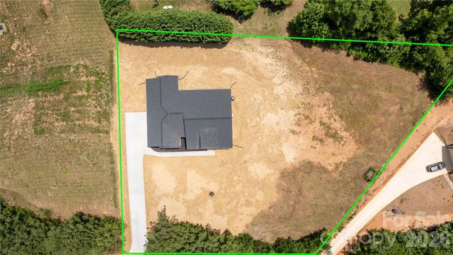 1265 Misty Lane, Hickory, NC 28601