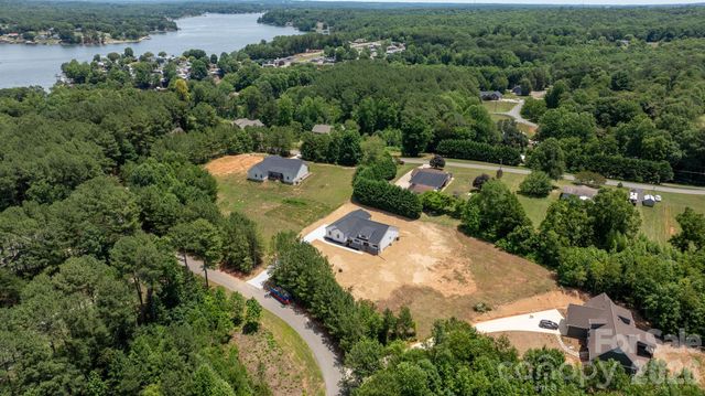 1265 Misty Lane, Hickory, NC 28601