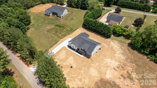 1265 Misty Lane, Hickory, NC 28601