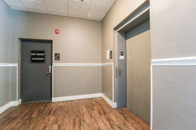 910 W 25th ST 408, Austin, TX 78705