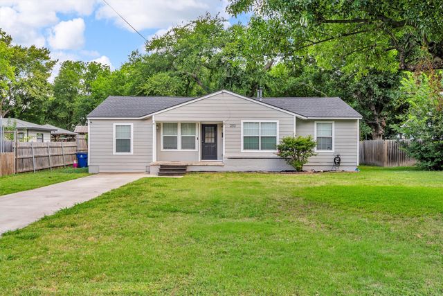 203 Olive Street, Waxahachie, TX 75165