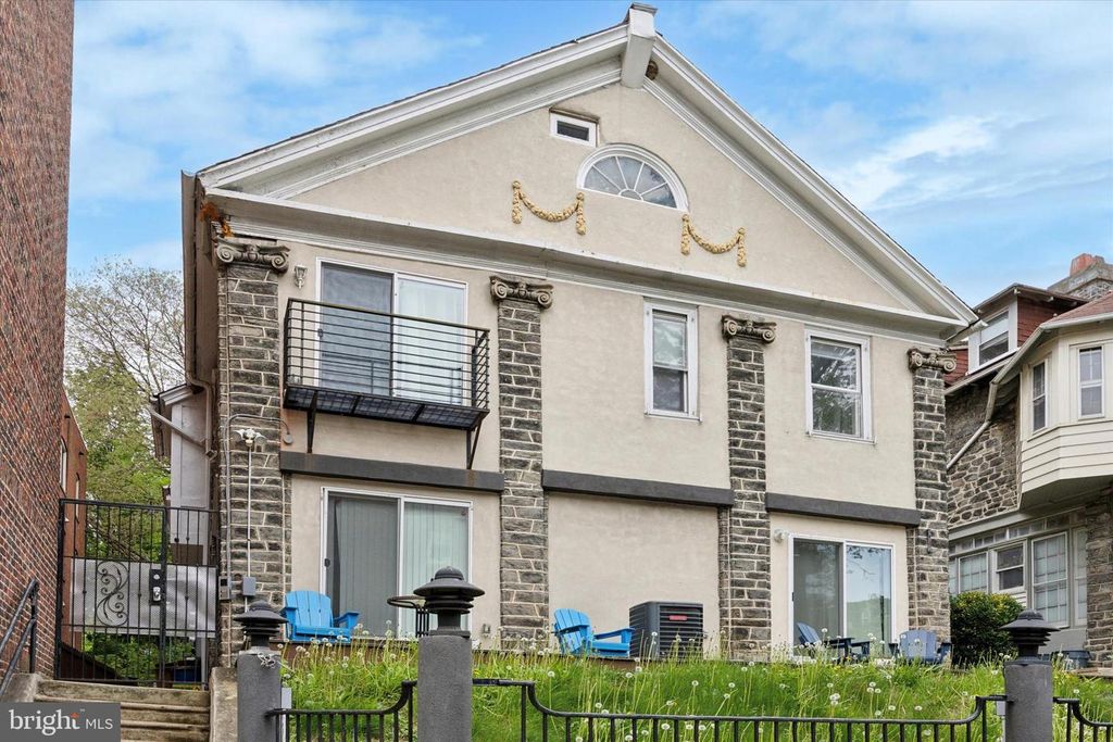 4310 SPRUCE ST, Philadelphia, PA 19104