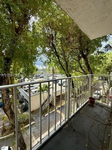 1720 NW N River Dr 413, Miami, FL 33125