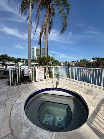 1720 NW N River Dr 413, Miami, FL 33125