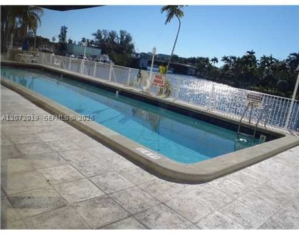 1720 NW N River Dr 413, Miami, FL 33125