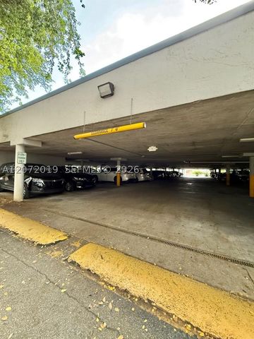 1720 NW N River Dr 413, Miami, FL 33125