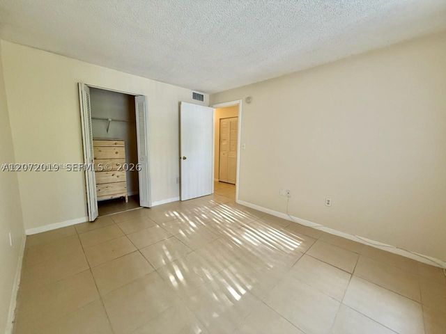 1720 NW N River Dr 413, Miami, FL 33125