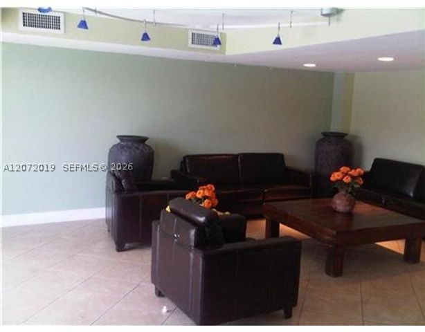 1720 NW N River Dr 413, Miami, FL 33125