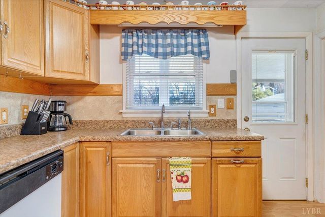 111 Wayne Drive, Lynchburg, VA 24502