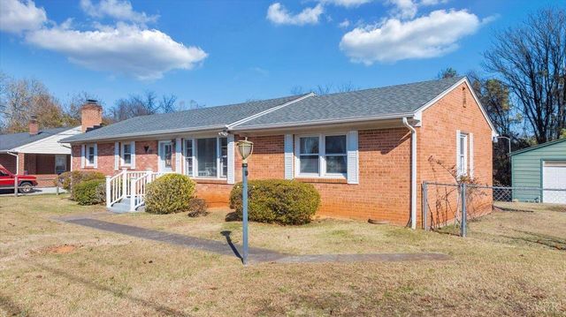 111 Wayne Drive, Lynchburg, VA 24502