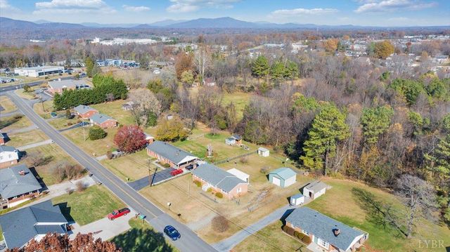 111 Wayne Drive, Lynchburg, VA 24502