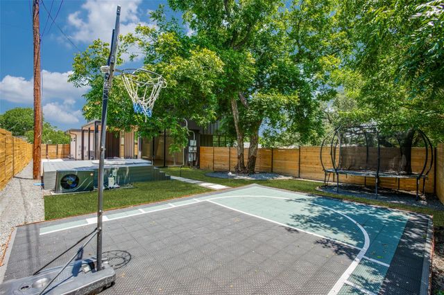 1407 Valleyridge DR A, Austin, TX 78704