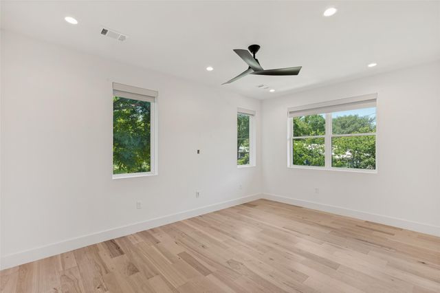 1407 Valleyridge DR A, Austin, TX 78704