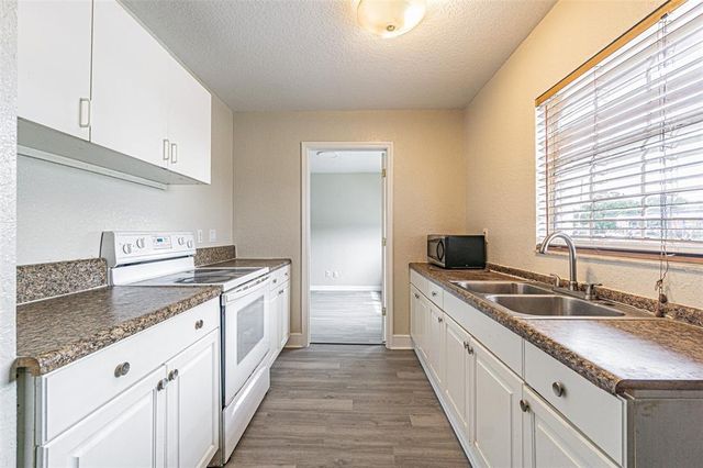 6428 HANLEY ROAD, Tampa, FL 33634