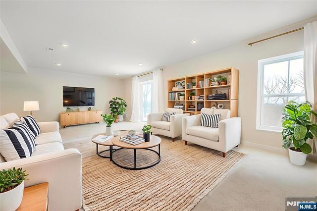 37 Esposito Lane, Roxbury Township, NJ 07850