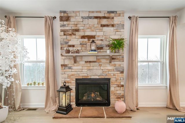 37 Esposito Lane, Roxbury Township, NJ 07850