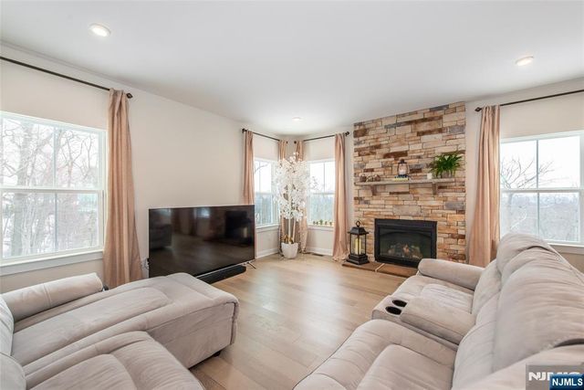 37 Esposito Lane, Roxbury Township, NJ 07850