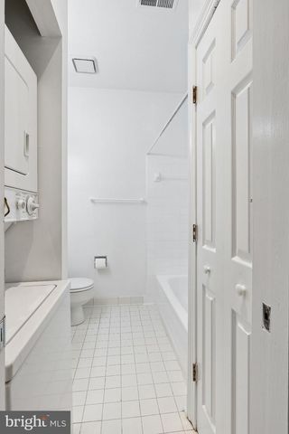 2139 NEWPORT PL NW, Washington, DC 20037