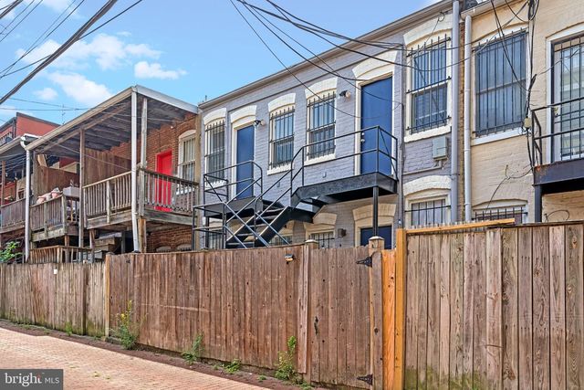 2139 NEWPORT PL NW, Washington, DC 20037
